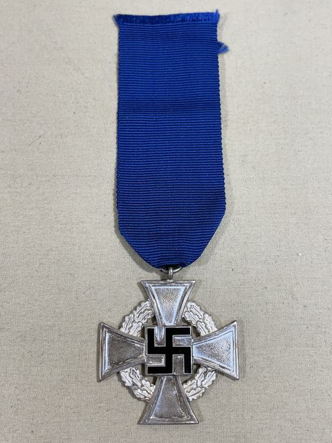 Bunker Militaria: Original Nazi Era German 25 Year Long Service Medal